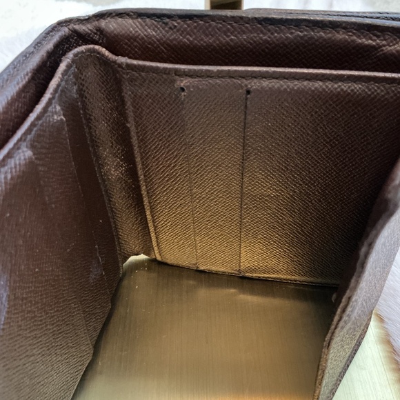 Louis Vuitton Compact 2 button Wallet - Picture 3 of 4
